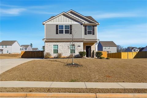 Homes For Sale - 814 Robbie Lane<br/> Monroe, GA 30655