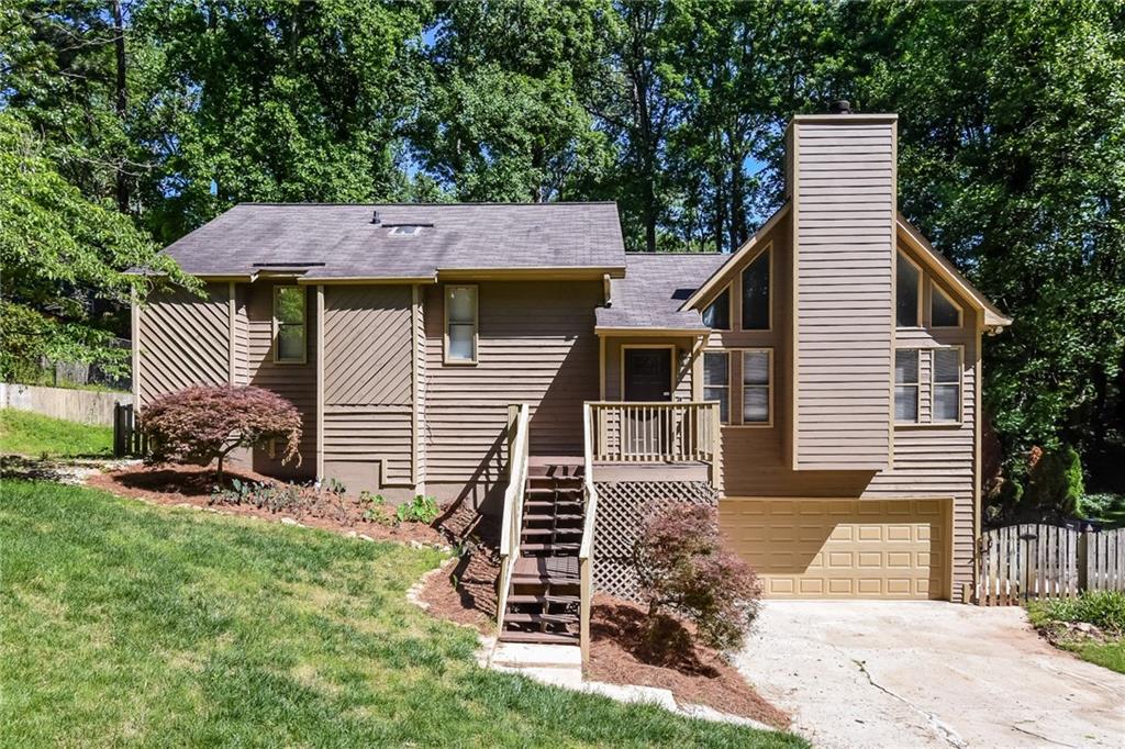 Recently renovated contemporary home located in Acworth. Kitchen features all new stainless appliances, white cabinets and granite countertop. Two bedrooms and a full bath on the ground level. Screened rear, elevated deck! Tour today!
