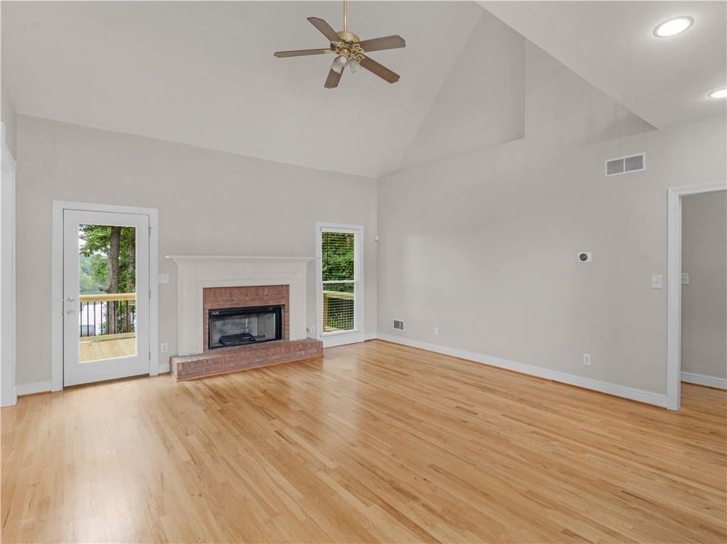 1445 Lake Forest Ln