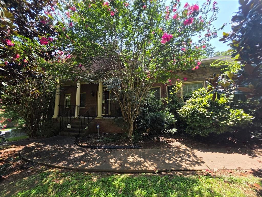 3421 Rainbow Drive