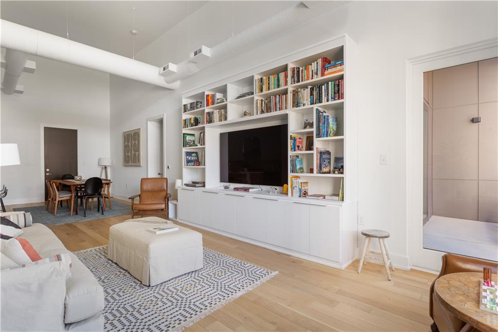 775 Juniper Street NE 617