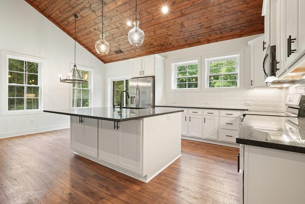 60 Dovetail Lane