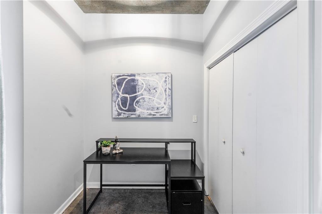 115 W Peachtree Place NW 405