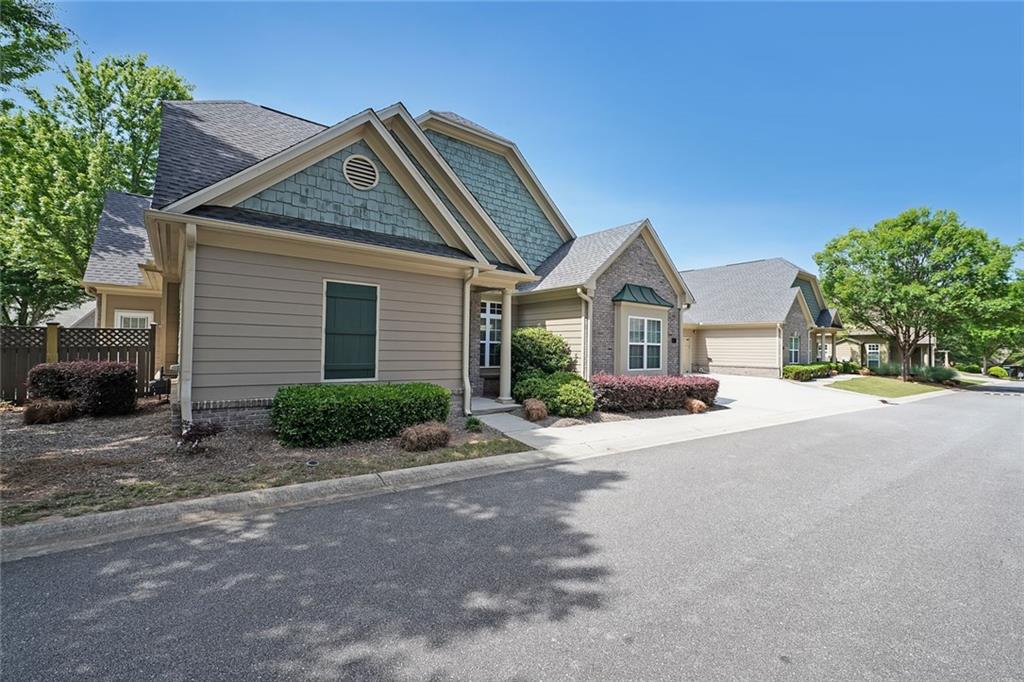 223 Glens Loop