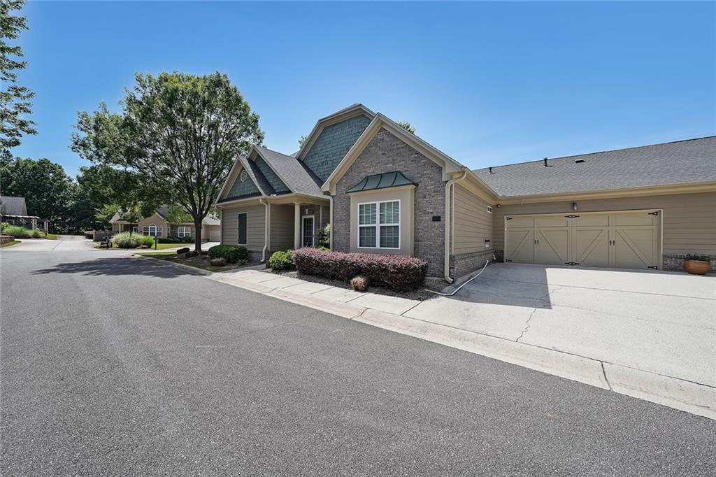223 Glens Loop
