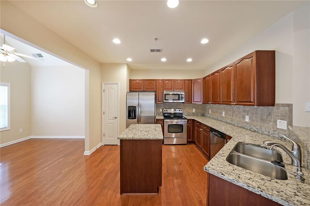 223 Glens Loop, Woodstock, Georgia image 9
