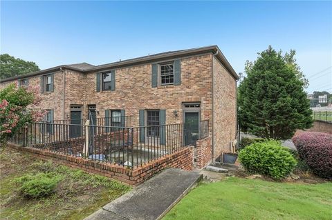 Condo For Sale - 3071 Colonial Way #H<br/> Atlanta, GA 30341