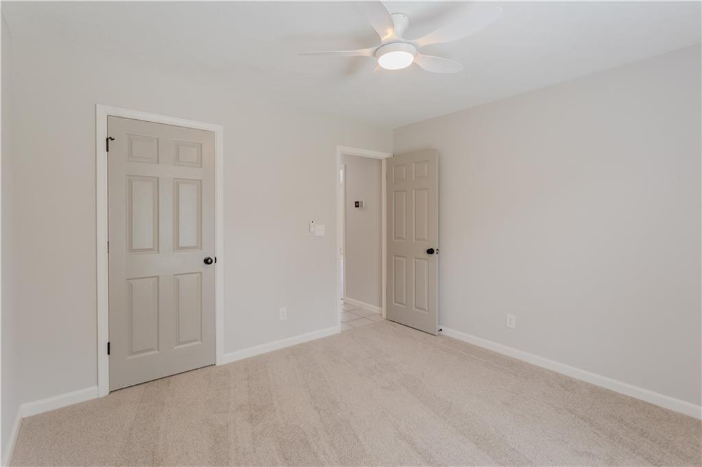 4565 English Oaks Lane, Lilburn, Georgia image 32