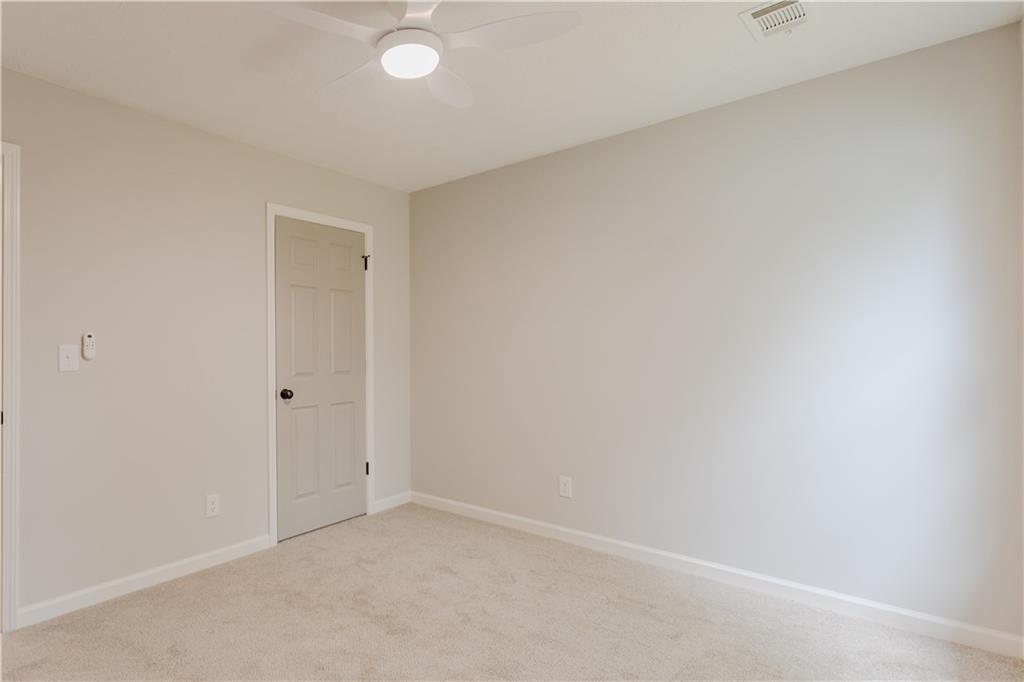 4565 English Oaks Lane, Lilburn, Georgia image 39