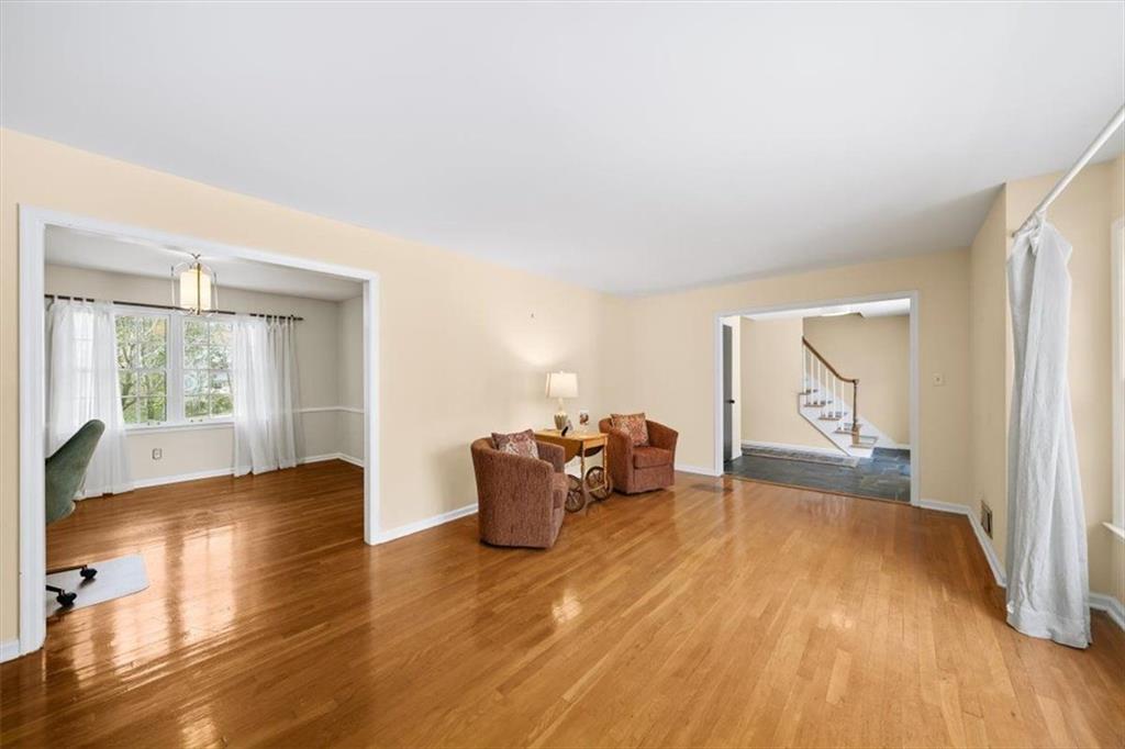 5016 Chestnut Forest Court, Dunwoody, Georgia image 7