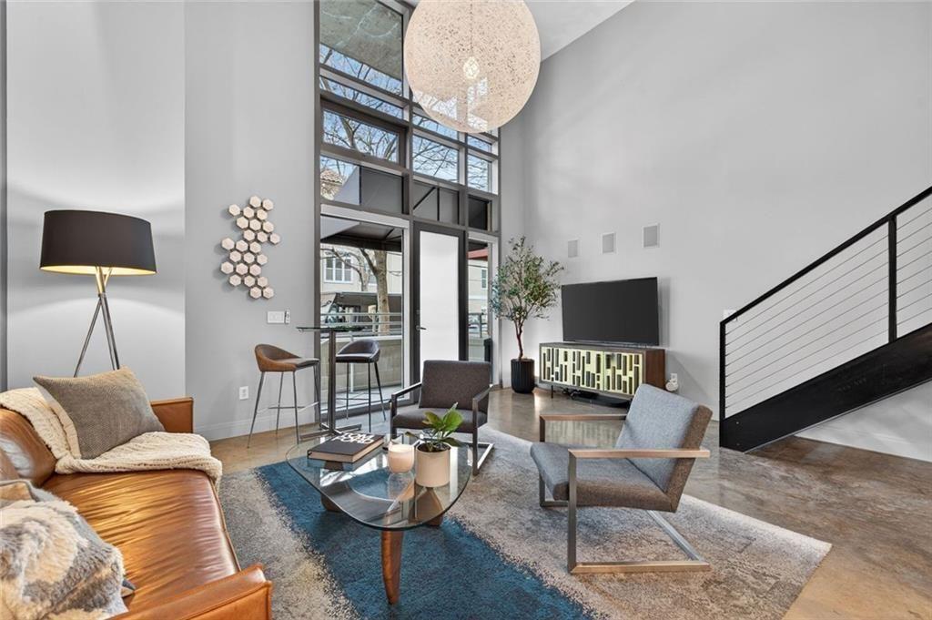 905 Juniper Street NE 115