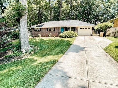 Homes For Rent - 116 Indian Trail<br/> Marietta, GA 30068