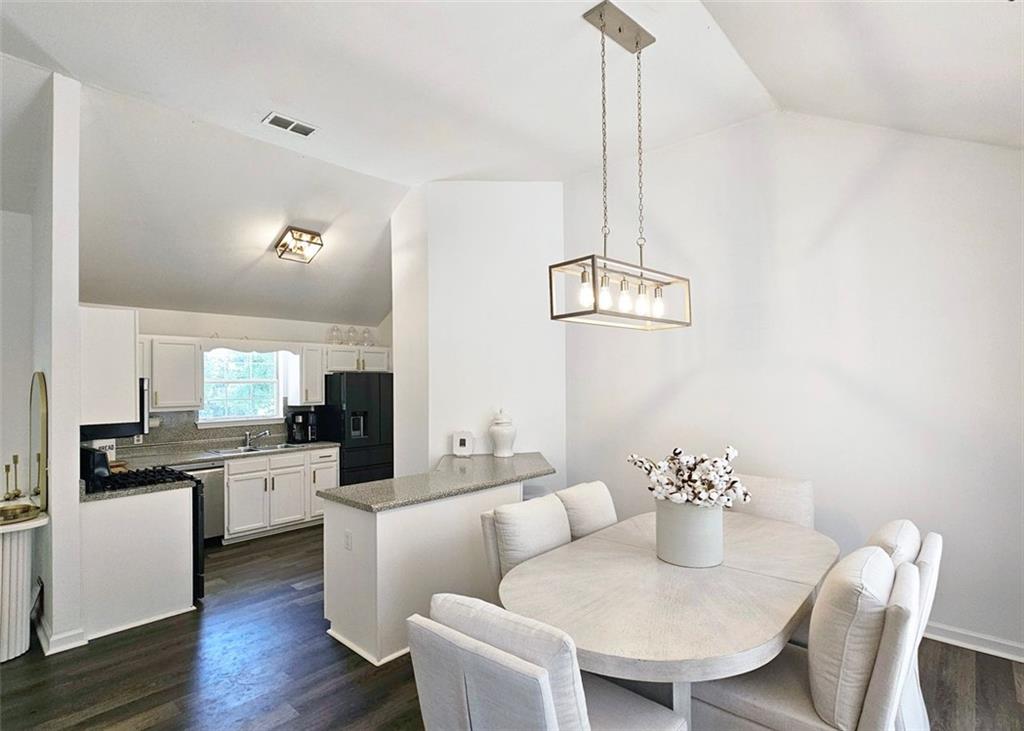 551 Surveyor Walk