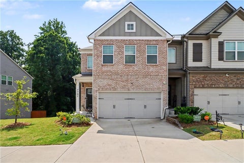 Townhouse For Sale - 7707 Baron Road<br/> Fairburn, GA 30213