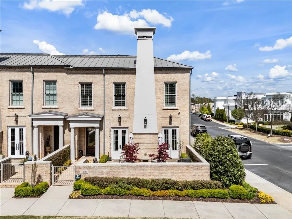128 Grand Crescent