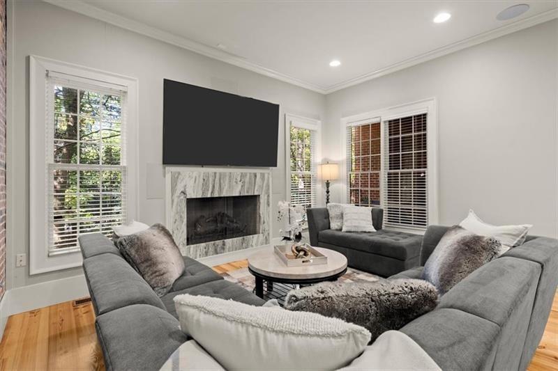 5512 Glenridge Drive #E, Sandy Springs, Georgia image 13