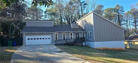 Homes For Sale - 1483 Hidden Hills Parkway<br/> Stone Mountain, GA 30088