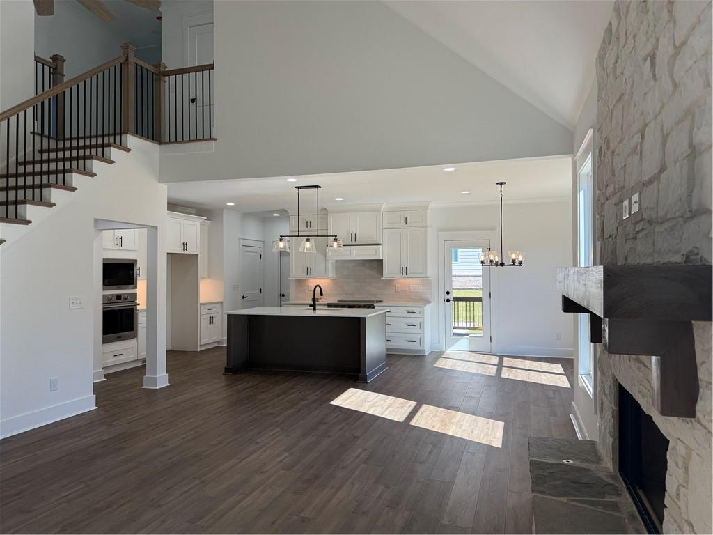 Hawks Crest - Residential