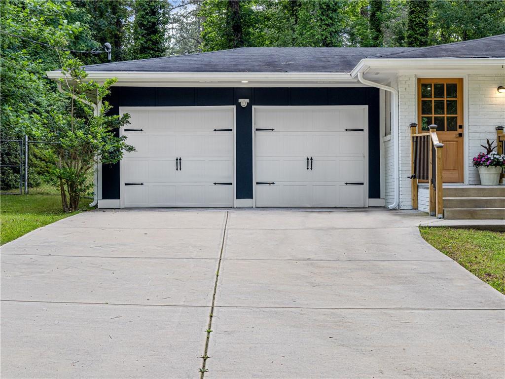 466 Thackery Place SW