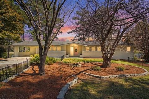 Homes For Sale - 2091 Napoli Circle<br/> Conyers, GA 30012