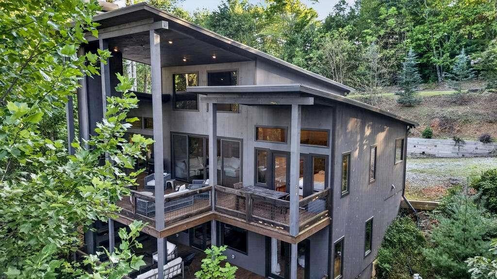 78 Deer Crest Road