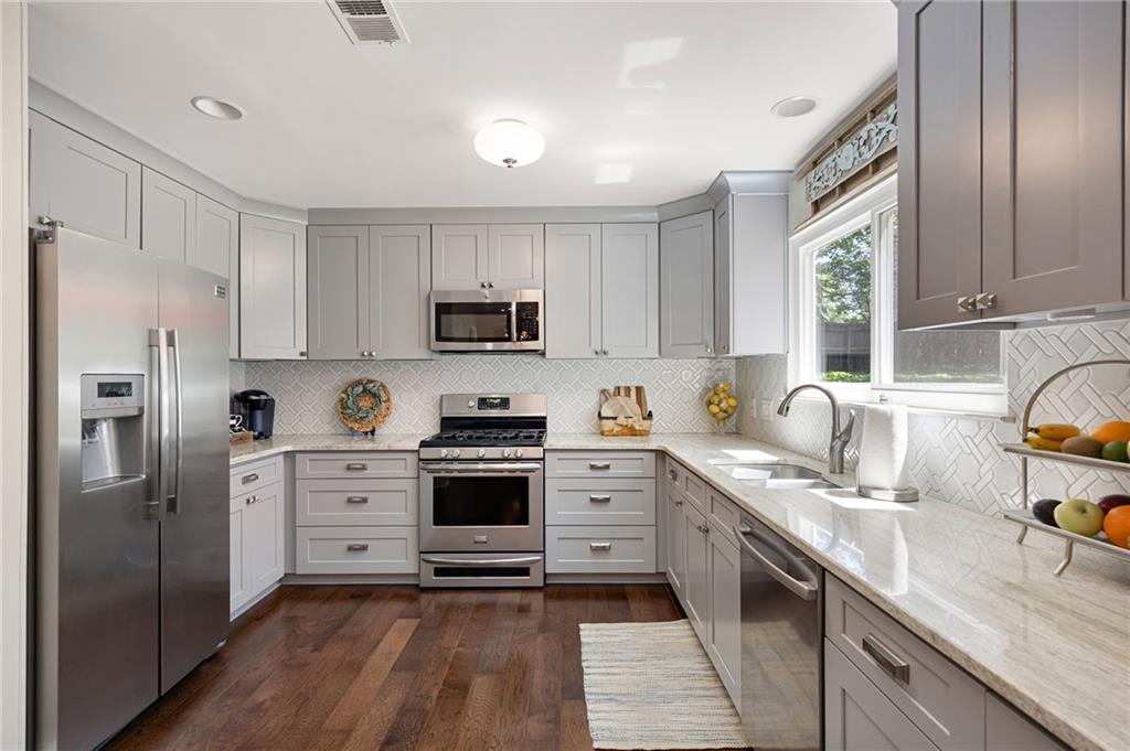 41 Songbird Court NW