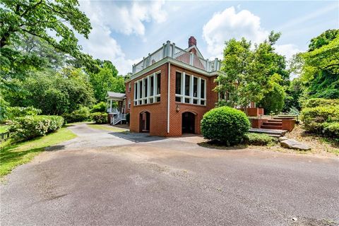 A home in Newnan