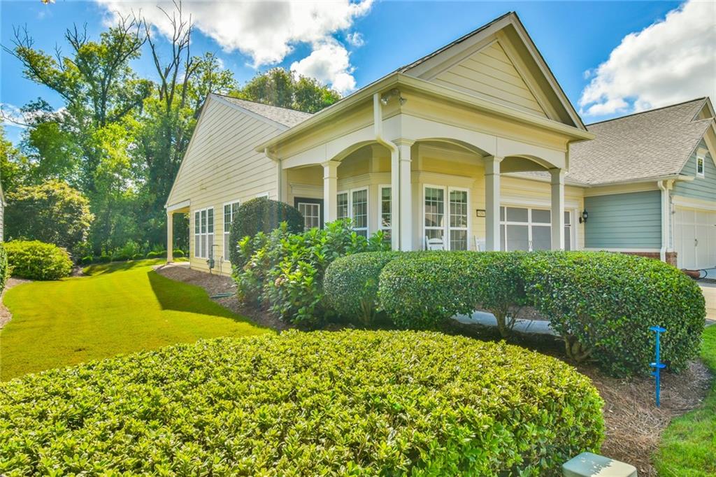 6184 Longleaf Drive