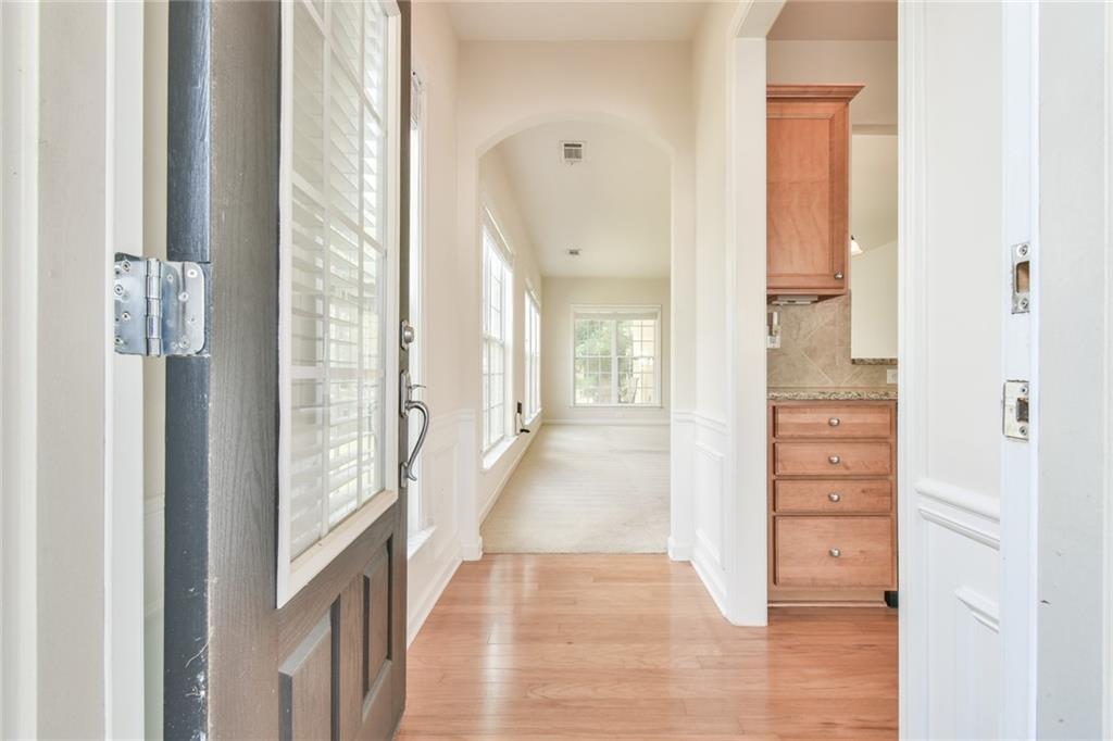 6184 Longleaf Drive