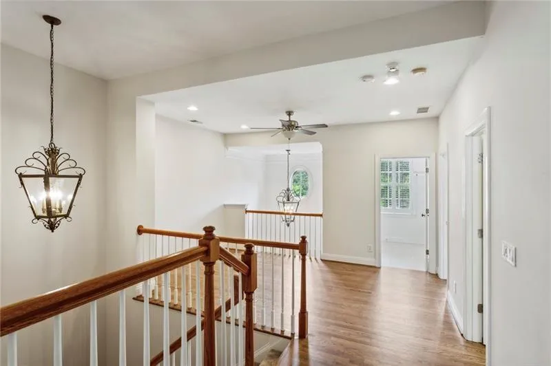 Atlanta, Georgia 30339, United States, 3 Bedrooms Bedrooms, ,4 BathroomsBathrooms,Residential,Active,19654