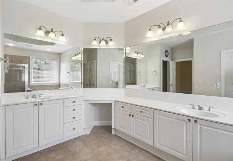 Atlanta, Georgia 30339, United States, 3 Bedrooms Bedrooms, ,4 BathroomsBathrooms,Residential,Active,19654