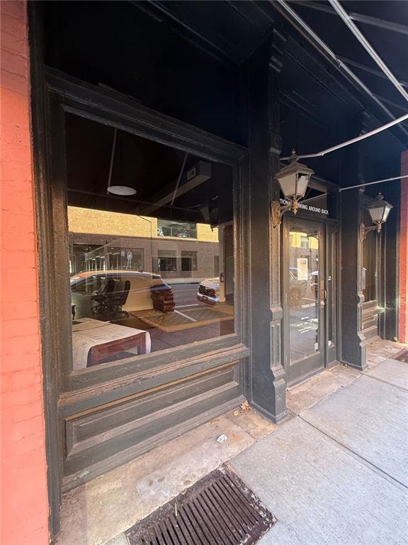 8 E 3rd Avenue