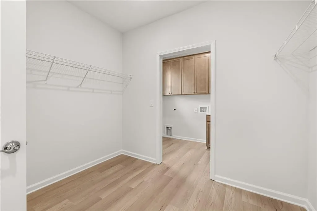 Snellville, Georgia 30078, United States, 2 Bedrooms Bedrooms, ,2 BathroomsBathrooms,Residential,Pending,162016