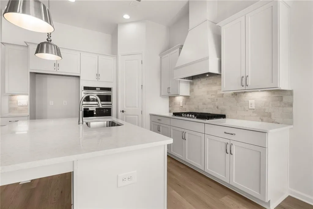 Snellville, Georgia 30078, United States, 2 Bedrooms Bedrooms, ,2 BathroomsBathrooms,Residential,Pending,162016