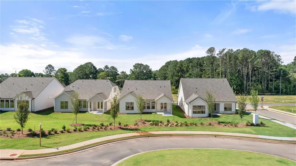 Snellville, Georgia 30078, United States, 2 Bedrooms Bedrooms, ,2 BathroomsBathrooms,Residential,Pending,162016