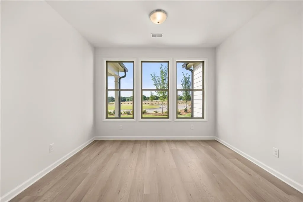 Snellville, Georgia 30078, United States, 2 Bedrooms Bedrooms, ,2 BathroomsBathrooms,Residential,Pending,162016