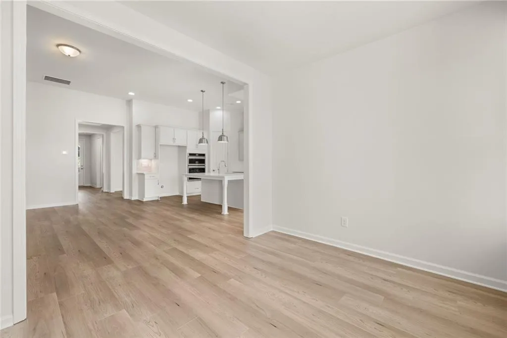 Snellville, Georgia 30078, United States, 2 Bedrooms Bedrooms, ,2 BathroomsBathrooms,Residential,Pending,162016