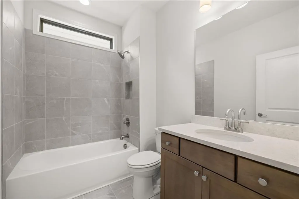 Snellville, Georgia 30078, United States, 2 Bedrooms Bedrooms, ,2 BathroomsBathrooms,Residential,Pending,162016