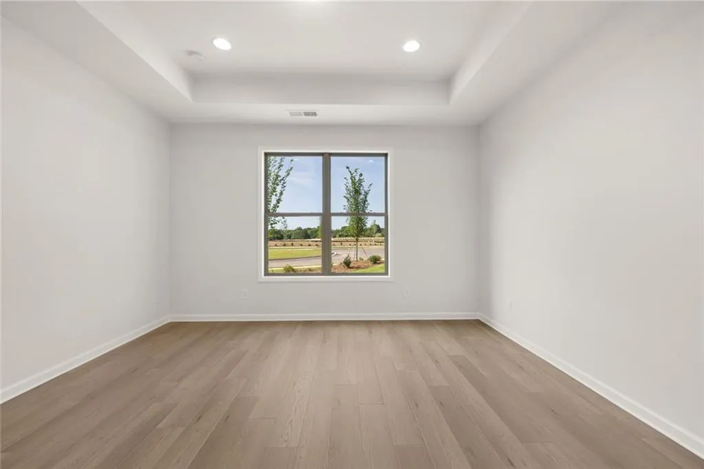 Snellville, Georgia 30078, United States, 2 Bedrooms Bedrooms, ,2 BathroomsBathrooms,Residential,Pending,162016