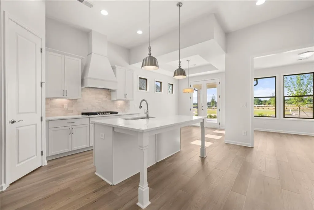 Snellville, Georgia 30078, United States, 2 Bedrooms Bedrooms, ,2 BathroomsBathrooms,Residential,Pending,162016