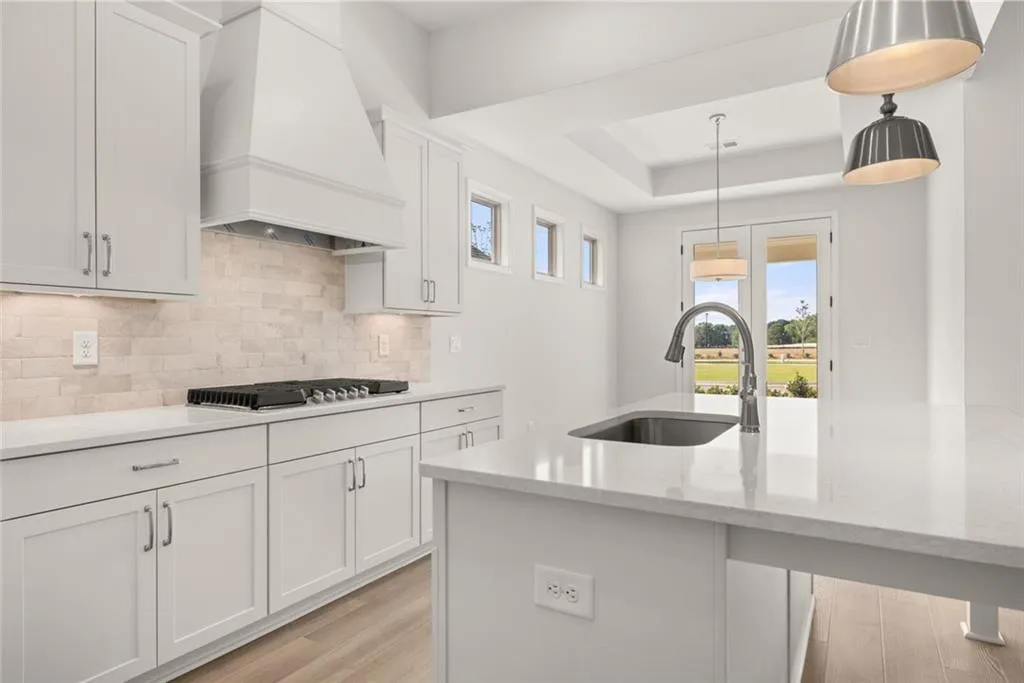 Snellville, Georgia 30078, United States, 2 Bedrooms Bedrooms, ,2 BathroomsBathrooms,Residential,Pending,162016