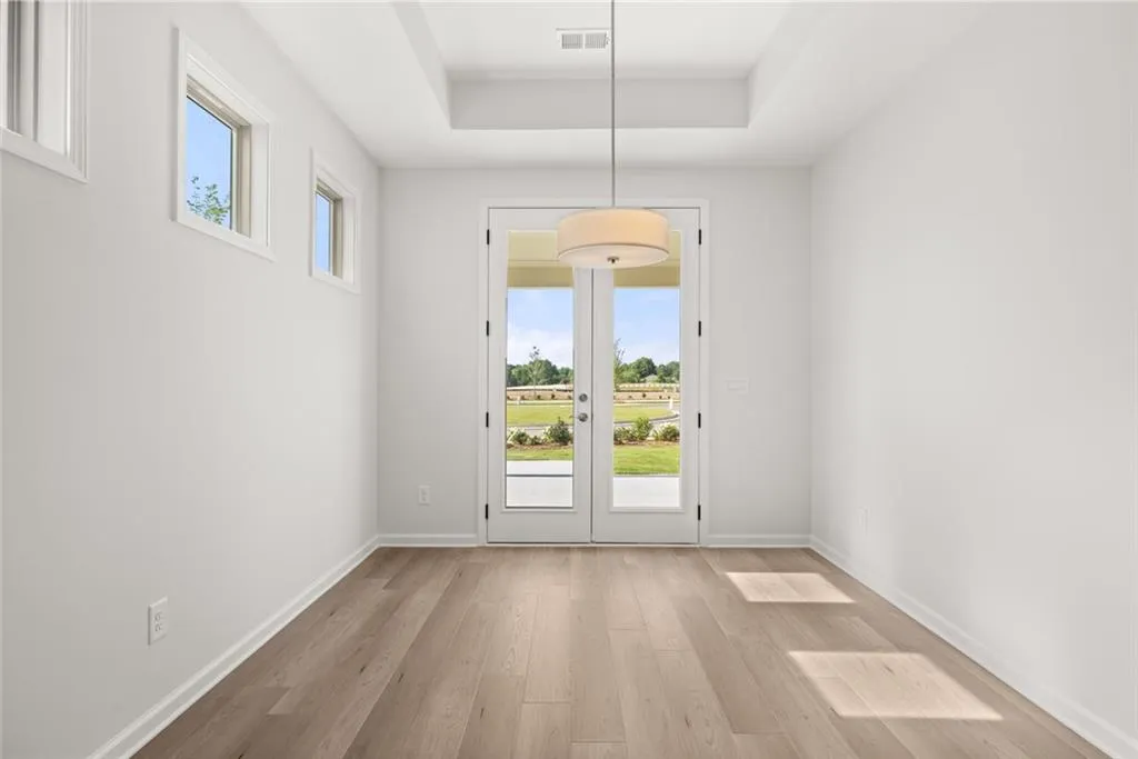 Snellville, Georgia 30078, United States, 2 Bedrooms Bedrooms, ,2 BathroomsBathrooms,Residential,Pending,162016