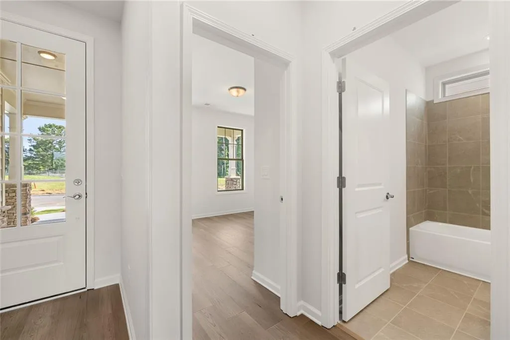 Snellville, Georgia 30078, United States, 2 Bedrooms Bedrooms, ,2 BathroomsBathrooms,Residential,Pending,162016