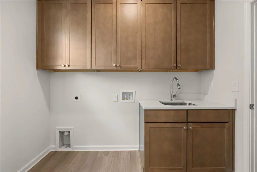 Snellville, Georgia 30078, United States, 2 Bedrooms Bedrooms, ,2 BathroomsBathrooms,Residential,Pending,162016