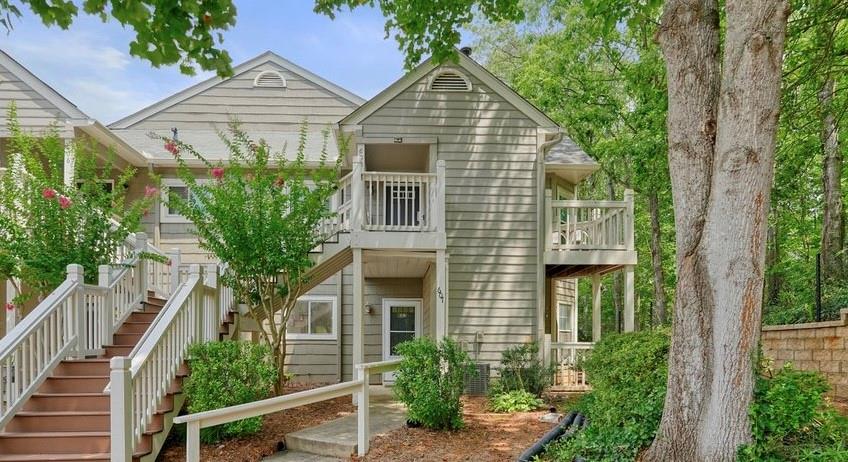 Welcome to a home in a remarkable location! Walking distance to grocery and retail! Hidden Lake is a private condo community with swim, trails and a lake to enjoy! This ground level condo features 2 large bedrooms and 2 full bathrooms. An open concept plan for easy entertaining. Fresh paint and carpet, allows you to move right in! To get a property in this part of Roswell for under $300k is unheard of! Come see this home today!