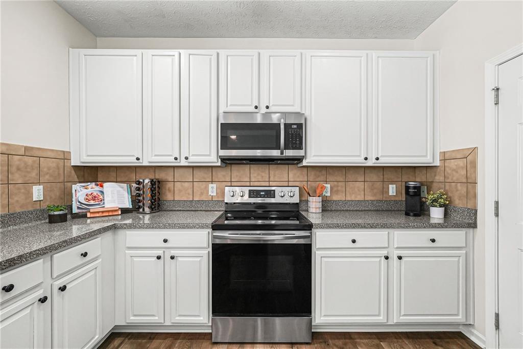 302 Oak Leaf Place