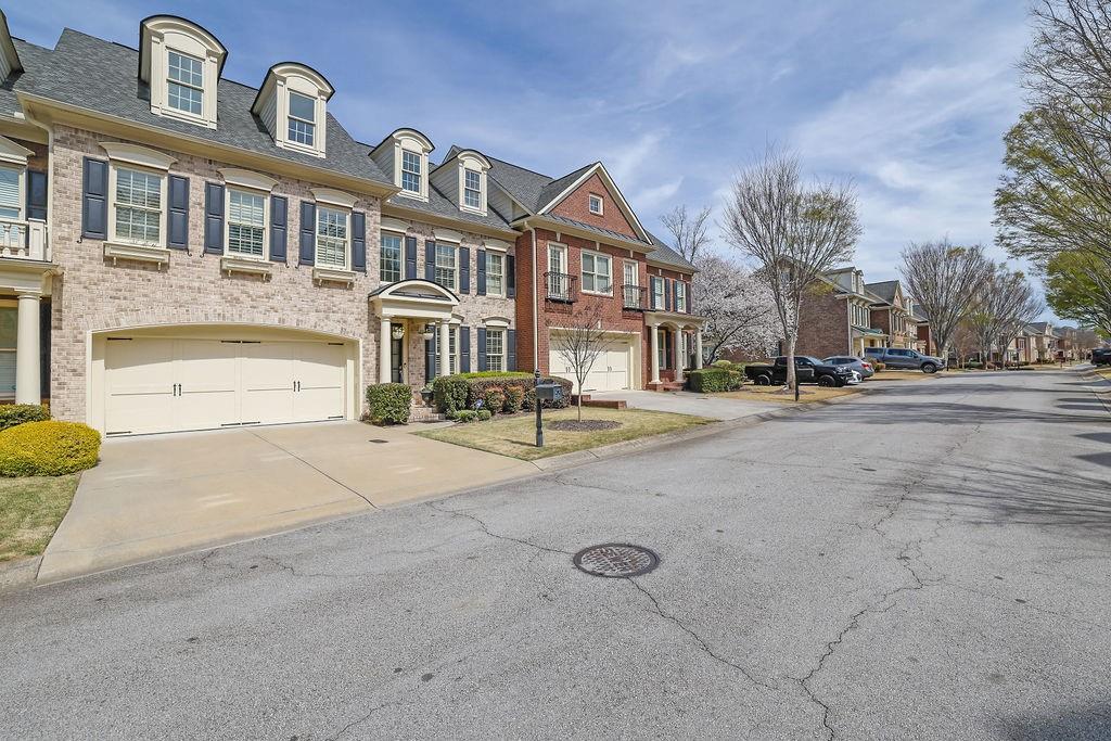 7467 Portbury Park Lane, Suwanee, Georgia image 3