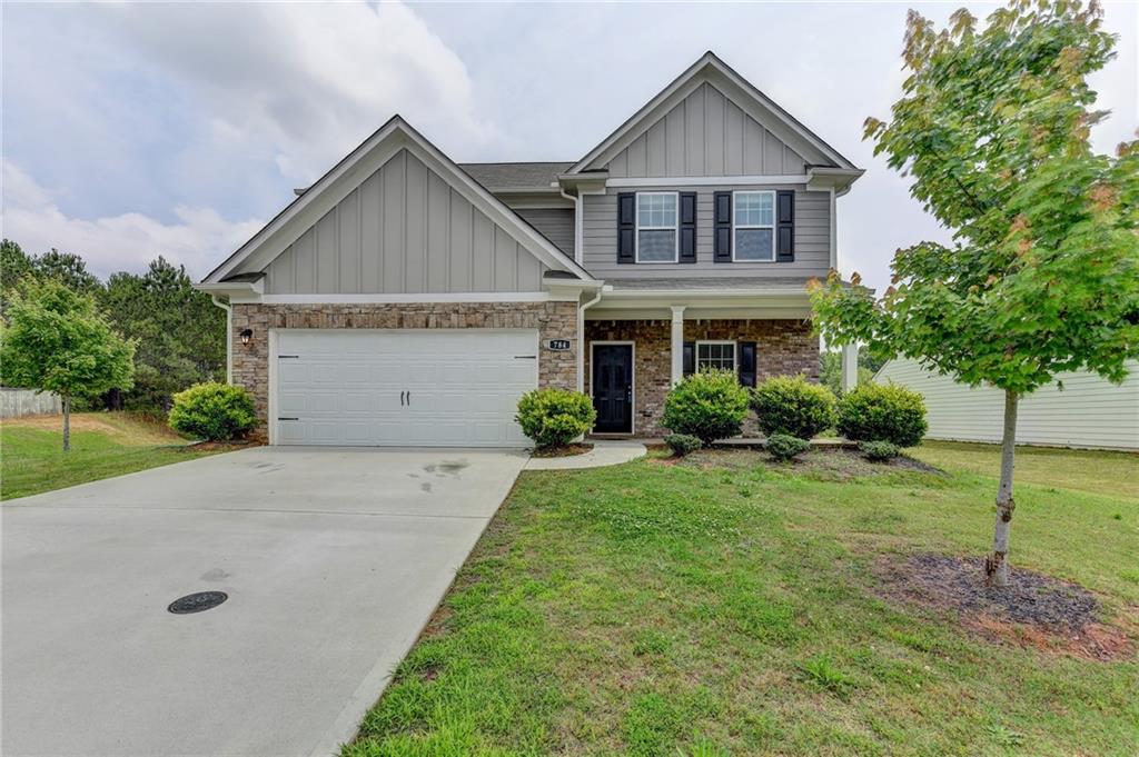 This home is in a beautiful and quiet community, conveniently located off HWY 316 and HWY 78 within minutes of any shopping, restaurant, and entertainment. The home offers 4 bedrooms and 2 full bathrooms with a modern, open-space concept. The inviting front porch leads into the large foyer that welcomes you into this beautiful home, a space perfect for entertaining. The kitchen comes with modern granite countertops, a walk-in pantry, here is plenty of space in the owner's suite and a sizeable walk-in closet. The private backyard is the staple of this lovely home. The creek view backyard is perfect for relaxing and entertaining guests. Hurry and schedule your appointment today! This beauty will not last long
Convenient Transportation:
• Located close to Highway 316 and Highway 78, making it easy to access:
• The University of Georgia (UGA) main campus (about 15–20 minutes)
• Atlanta (approximately 1 hour drive)
• Ideal for commuters working at UGA, Piedmont Athens Regional, St. Mary’s Hospital, or in Oconee County.
Convenient Shopping and Daily Living:
• Just minutes away from major shopping centers like:
• Georgia Square Mall (6–7 minutes)
• Mission Square, Publix, Walmart, Target, and many restaurants, gas stations, gyms, and banks.
Well-Maintained Community:
• Located in the Creekside Manor subdivision, which features:
• Swimming pool
• Playground
• Quiet streets and newer homes with a clean, well-kept environment
• Primarily single-family homes, ideal for family living.
Natural Views and Green Space:
• Situated on a corner lot with a backyard facing a creek, providing open views and good privacy.
• Close to parks and walking trails, including Ben Burton Park and Memorial Park.