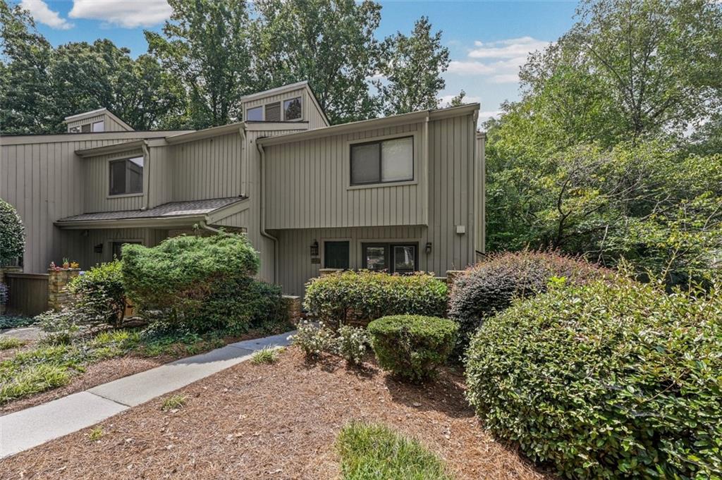 1237 Druid Knoll Drive NE