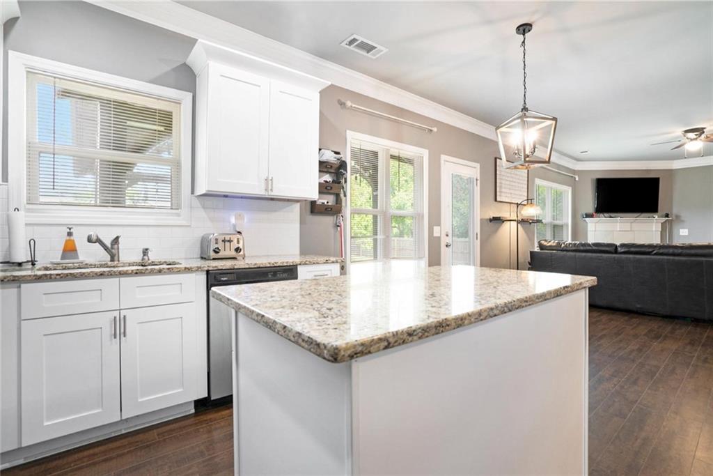 700 Larry Lane, Winder, Georgia image 10